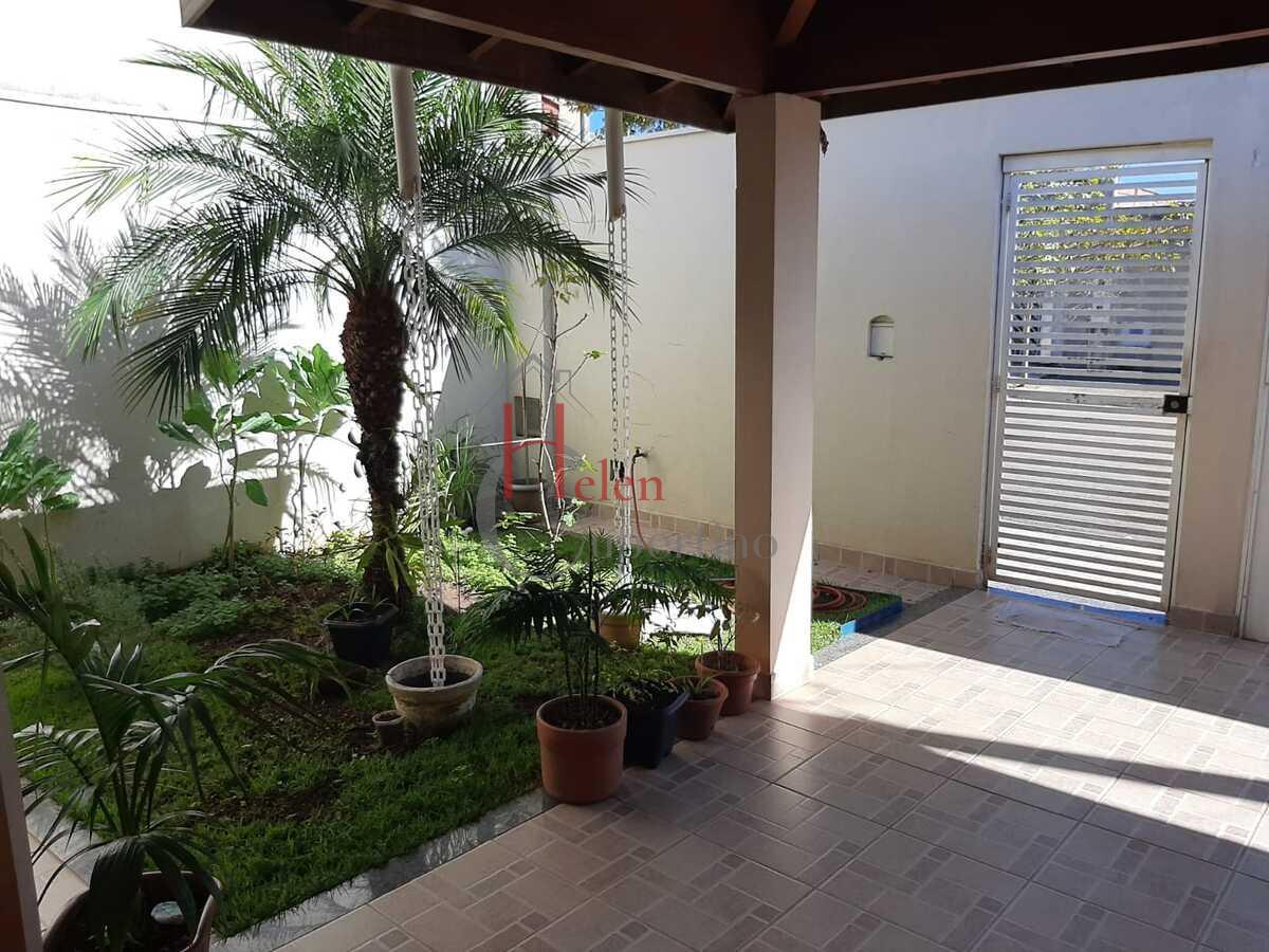 Casa à venda com 3 quartos, 250m² - Foto 4