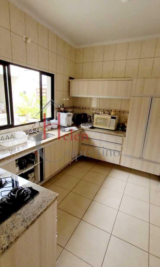 Casa à venda com 3 quartos, 300m² - Foto 15