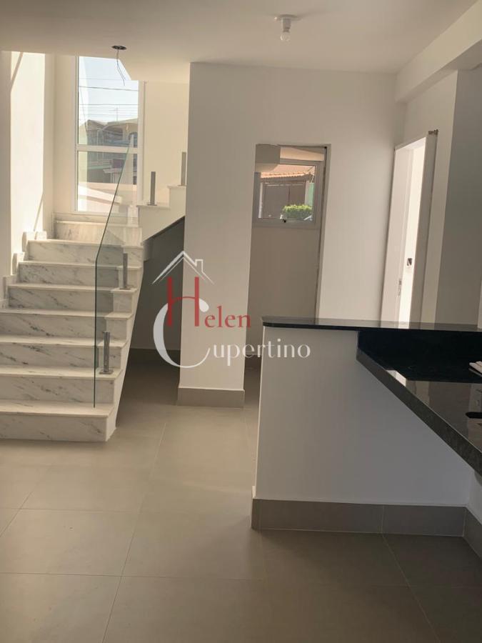 Casa à venda com 3 quartos, 125m² - Foto 1